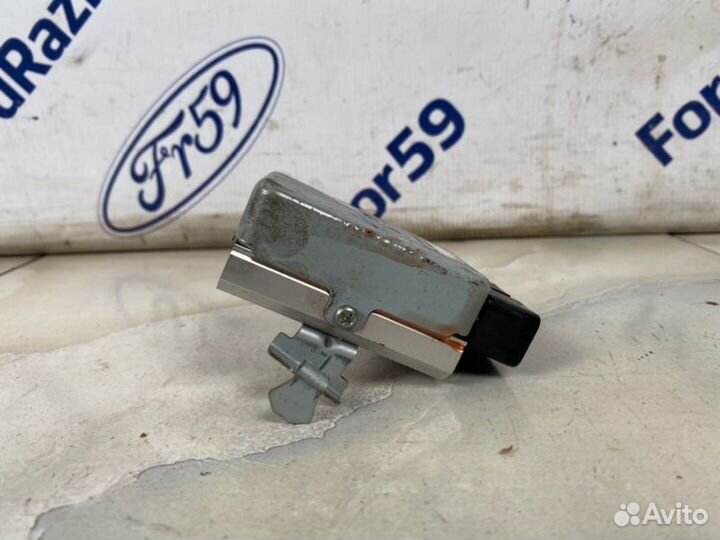 Блок управления топливным насосом Subaru B9