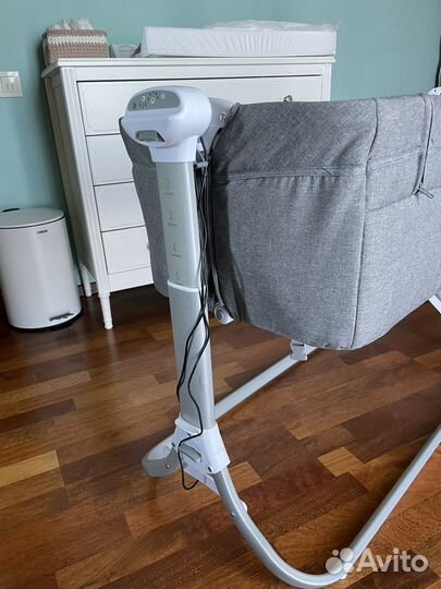 Детская кроватка приставная с маятником