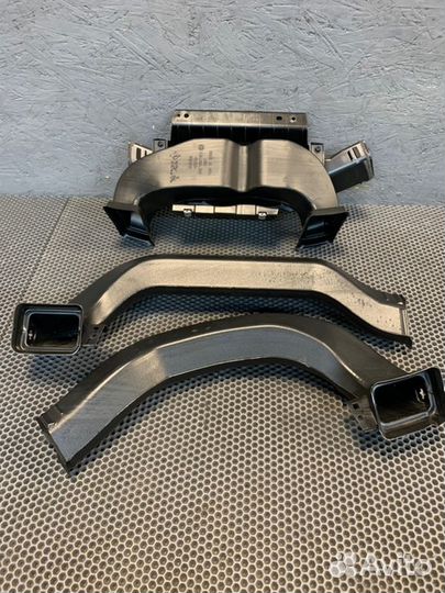 Воздуховод салона передний Volkswagen Teramont