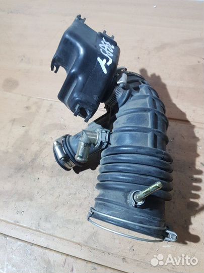 Патрубок воздушного фильтра Nissan Serena PNC24