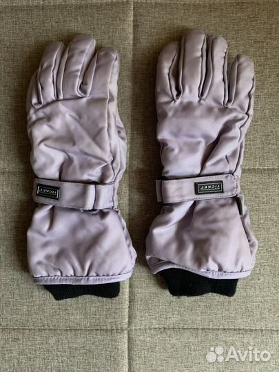 Горнолыжные перчатки женские Ticket