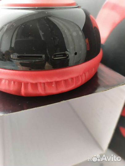 Беспроводные наушники новые