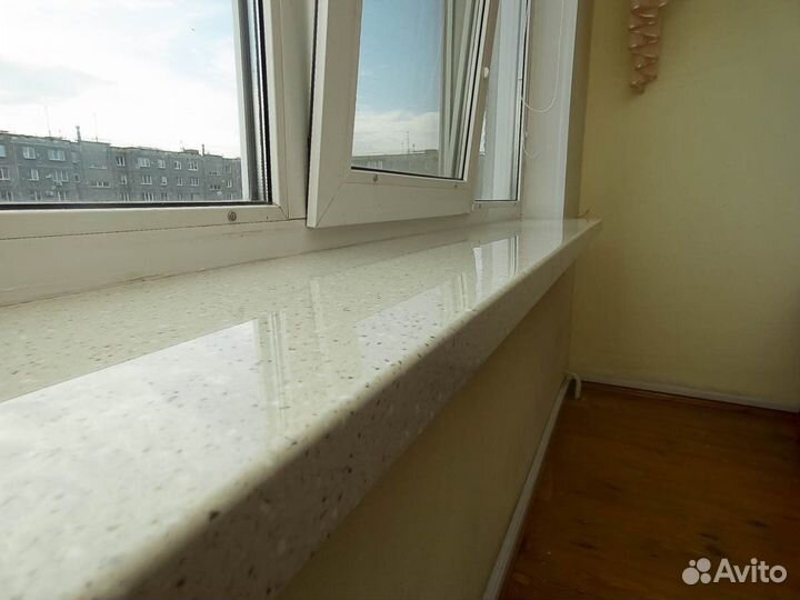 Подоконник из искусственного камня с замером