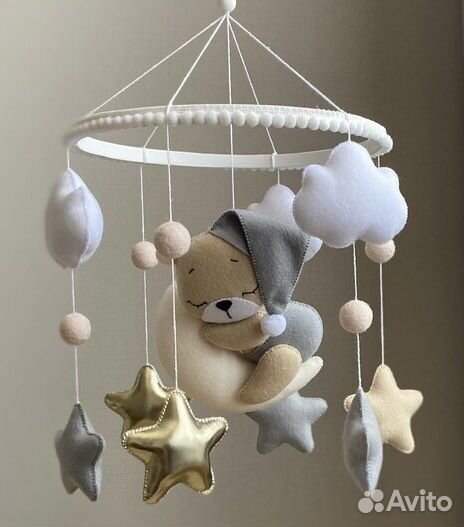Мобиль на кроватку из фетра