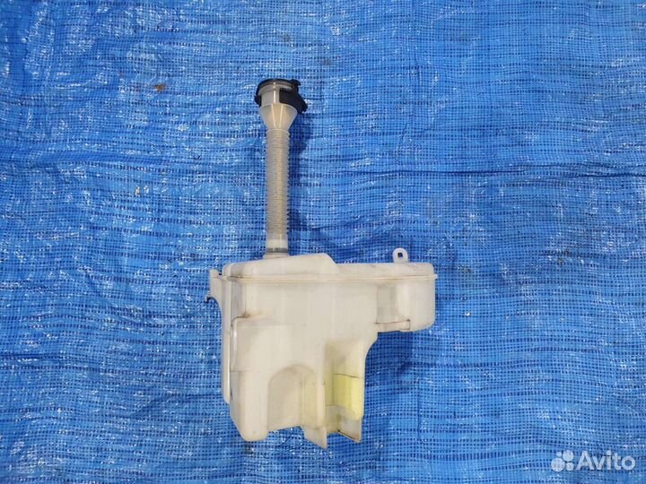 Бачок омывателя gs300 gs350 Lexus