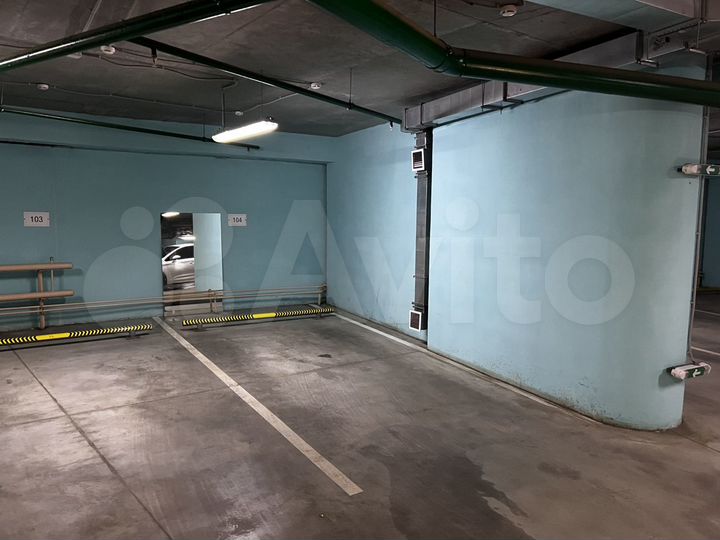 Машиноместо, 12 м²