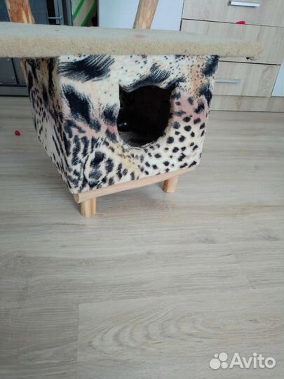 Домик для кошки с когтеточкой бу