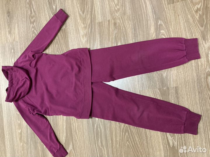 Спортивный костюм для девочки 146