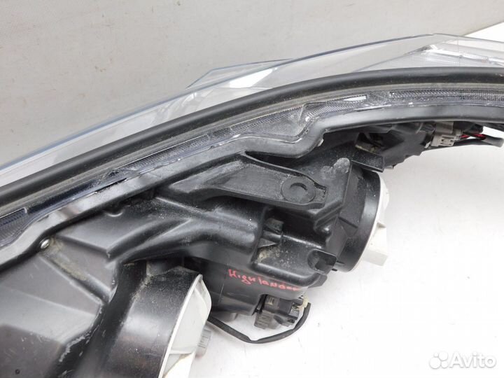 Фара правая Toyota Highlander