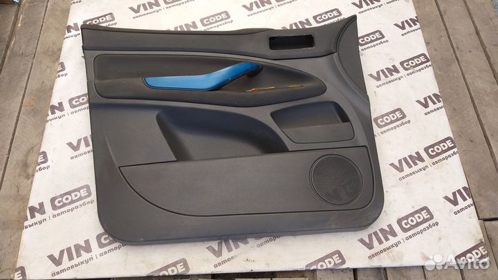 Обшивка левой передней двери Ford Kuga 1