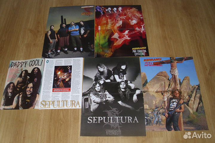 Журналы Kerrang и постеры рок групп