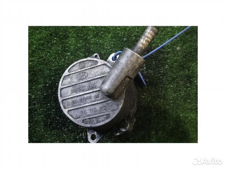 Насос вакуумный Mercedes C W203 2.2 2002