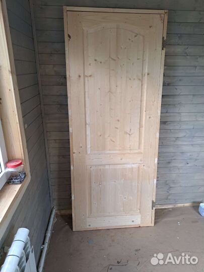 Дверь входная деревянная с коробкой