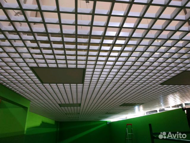 Установка подвесных потолков в спб. Монтаж армстронга. Установка подвесных потолков в спб. Установка подвесных потолков в спб. Ячейка грильято 100 100.