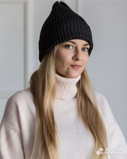 Женская шапка бини