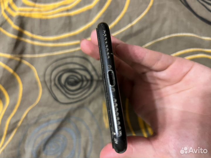 Телефон iPhone 7 plus