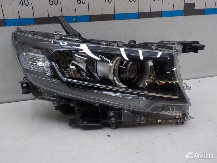 Фара правая Toyota Land Cruiser Prado 2017