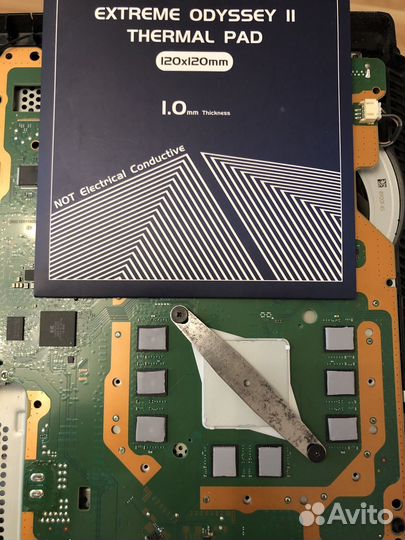 PS4 Pro 1Tb + 2 новых джойстика и много игр