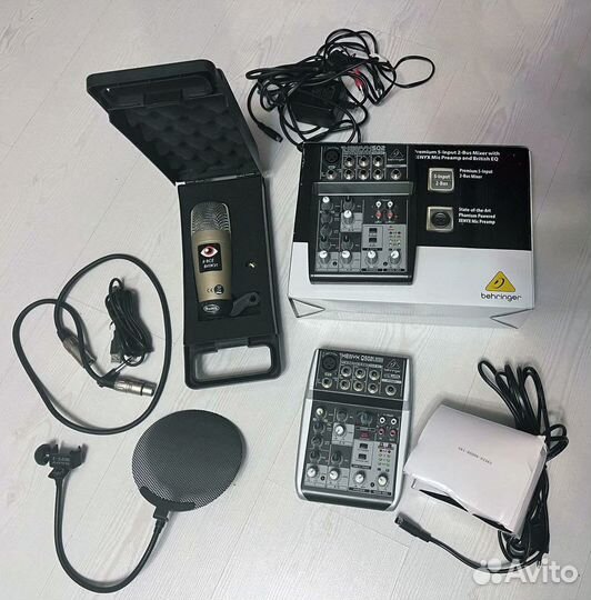 Микшерные пульты behringer