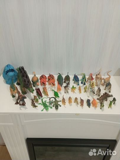 Коллекция динозавров и домашних животных