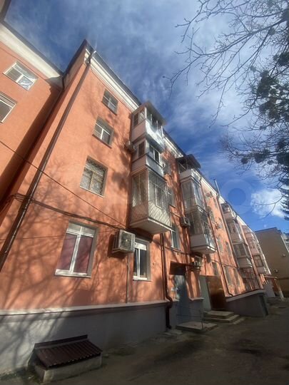 2-к. квартира, 43 м², 2/4 эт.