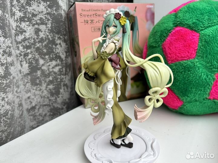 Аниме фигурка Хатсуне Мику парфе оригинал