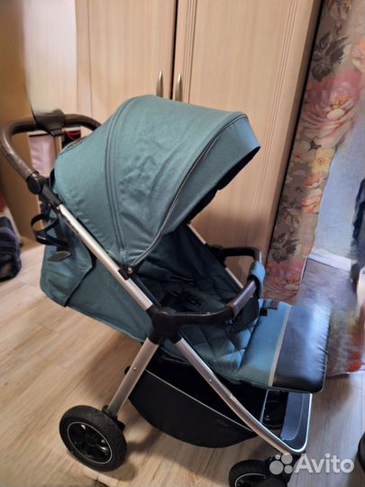 Прогулочная коляска с надувными колесами