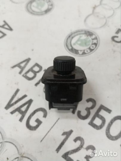 Блок регулировки зеркал Фольксваген Пассат Б6