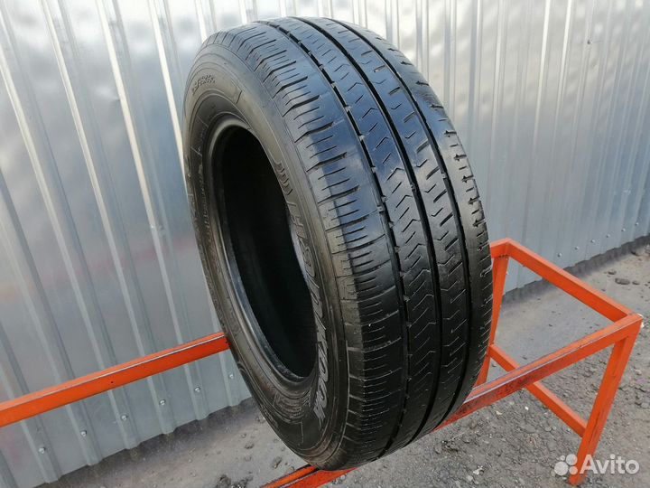 Hankook Radial RA28 215/65 R16C 106T