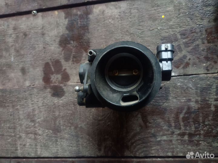 Дроссельная заслонка Renault Logan седан 1.4