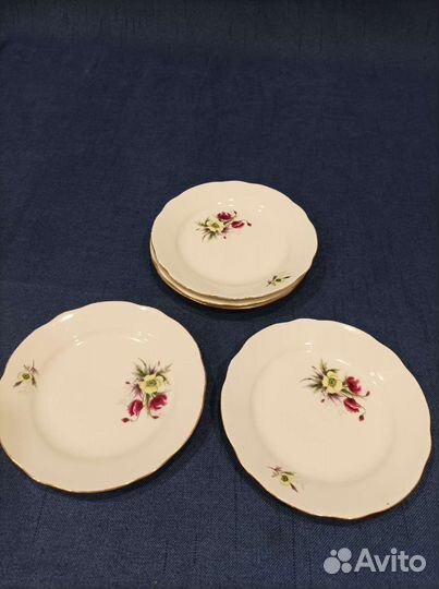 Набор столовой посуды тарелки