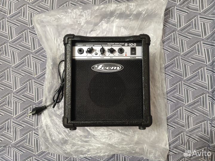 Корея. Новый. Leem 10Вт Комбоусилитель гитарный
