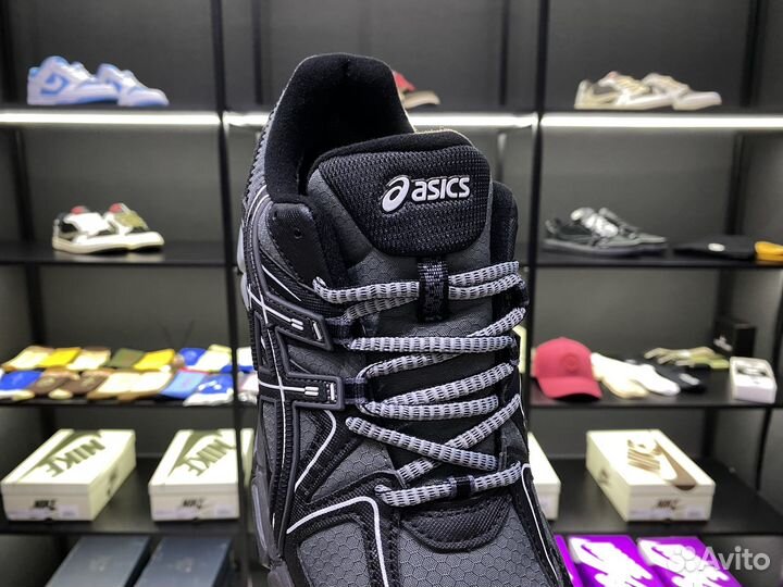 Кроссовки Asics водоотталкивающие