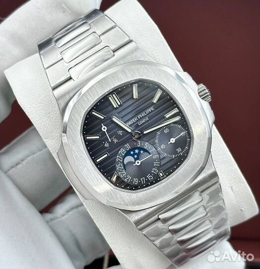 Часы Patek Philippe Nautilus Moonphase