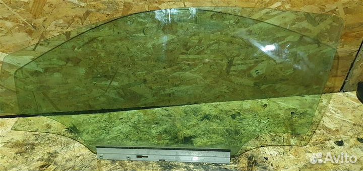 Стекло двери передней левой Opel Astra H GTC 2004