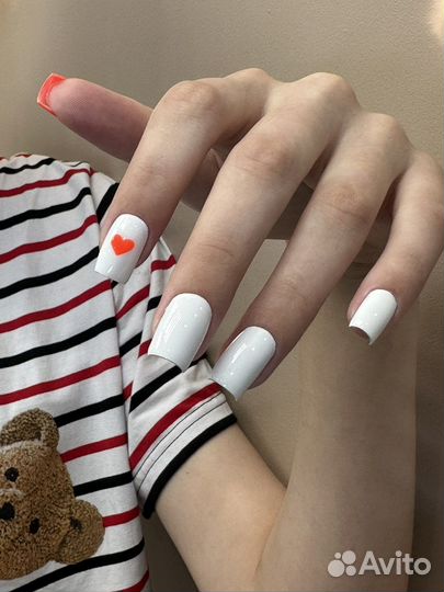 Бесплатно Маникюр с покрытием гель лак, педикюр