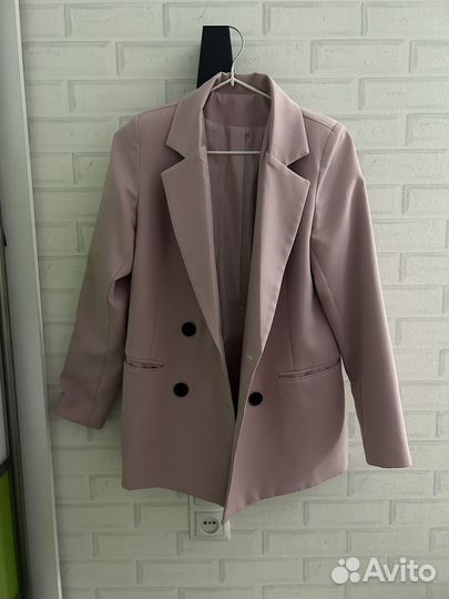 Розовый пиджак