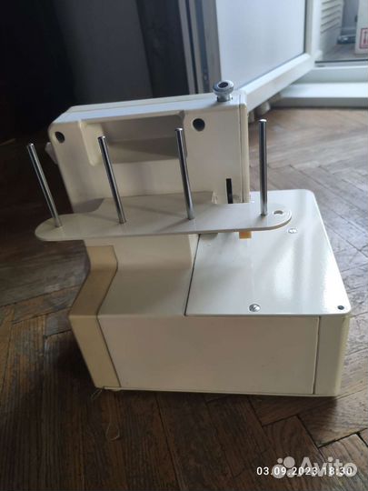 Оверлок (краеобметочный) кл. 151-4Д