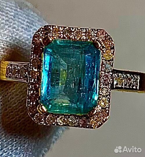 Кольцо с изумрудом и бриллиантами. серебро 925