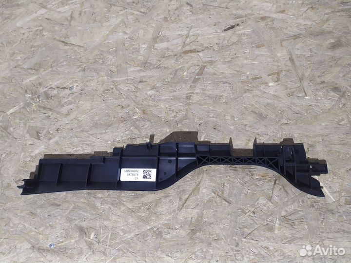 Крепление левое радиатора BMW