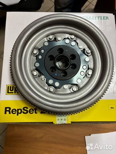 Маховик двухмассовый 03L105266DF новый