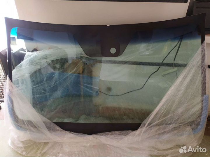 Стекло лобовое