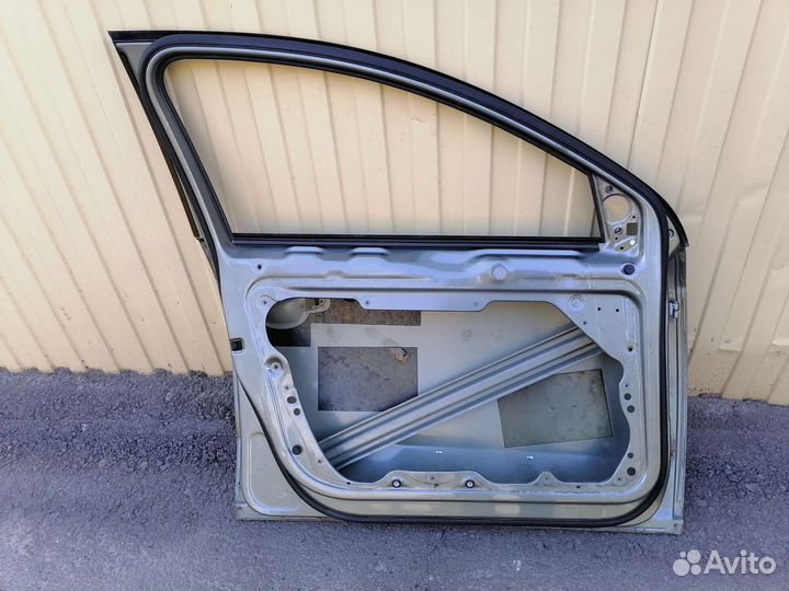 Дверь водительская VW Passat B6