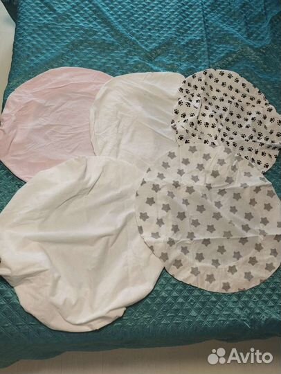 Простынь на резинке в круглую детскую кроватку