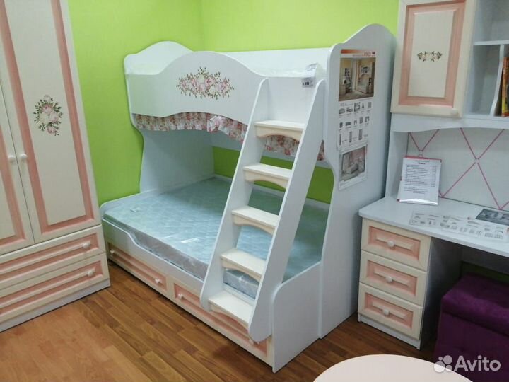 Двухъярусная кровать