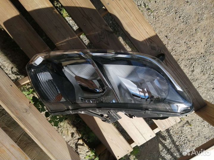 Фара правая рено логан