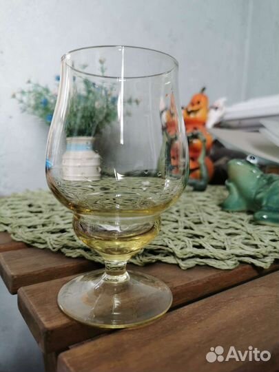 Фужер. Александритовое стекло. Коньячный бокал