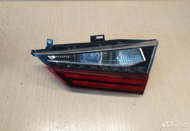 Фонарь внутренний правый Lexus RX 4