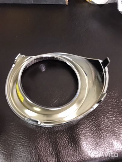 Накладка противотуманной фары (птф) на Renault log