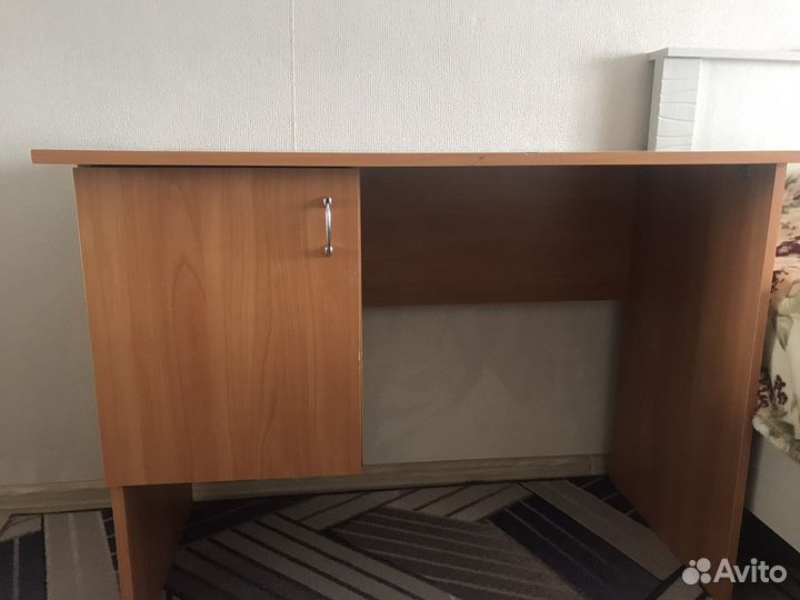 Письменный стол